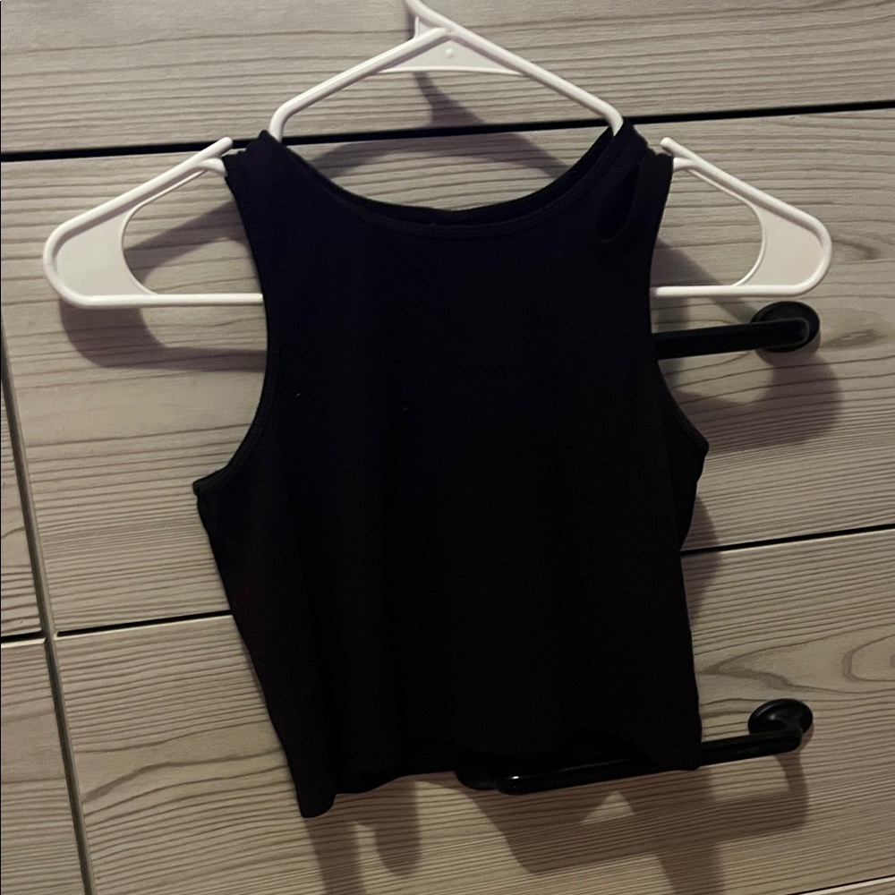 Black cropped tank top